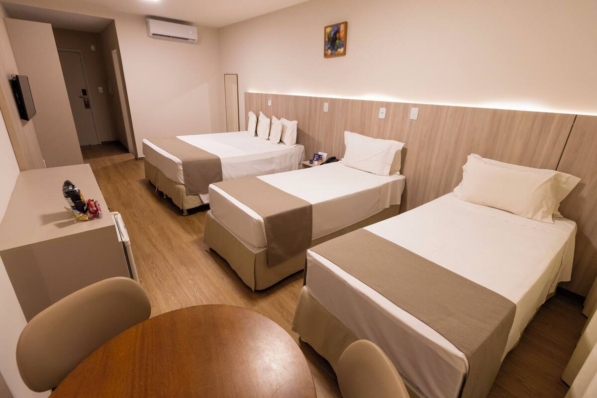 Standard Quadruple Room | Soundproofing, WiFi (free), bed sheets