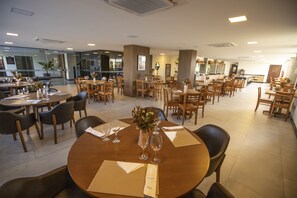 Breakfast served - Hotel da Costa by Nobile (Aracaju)