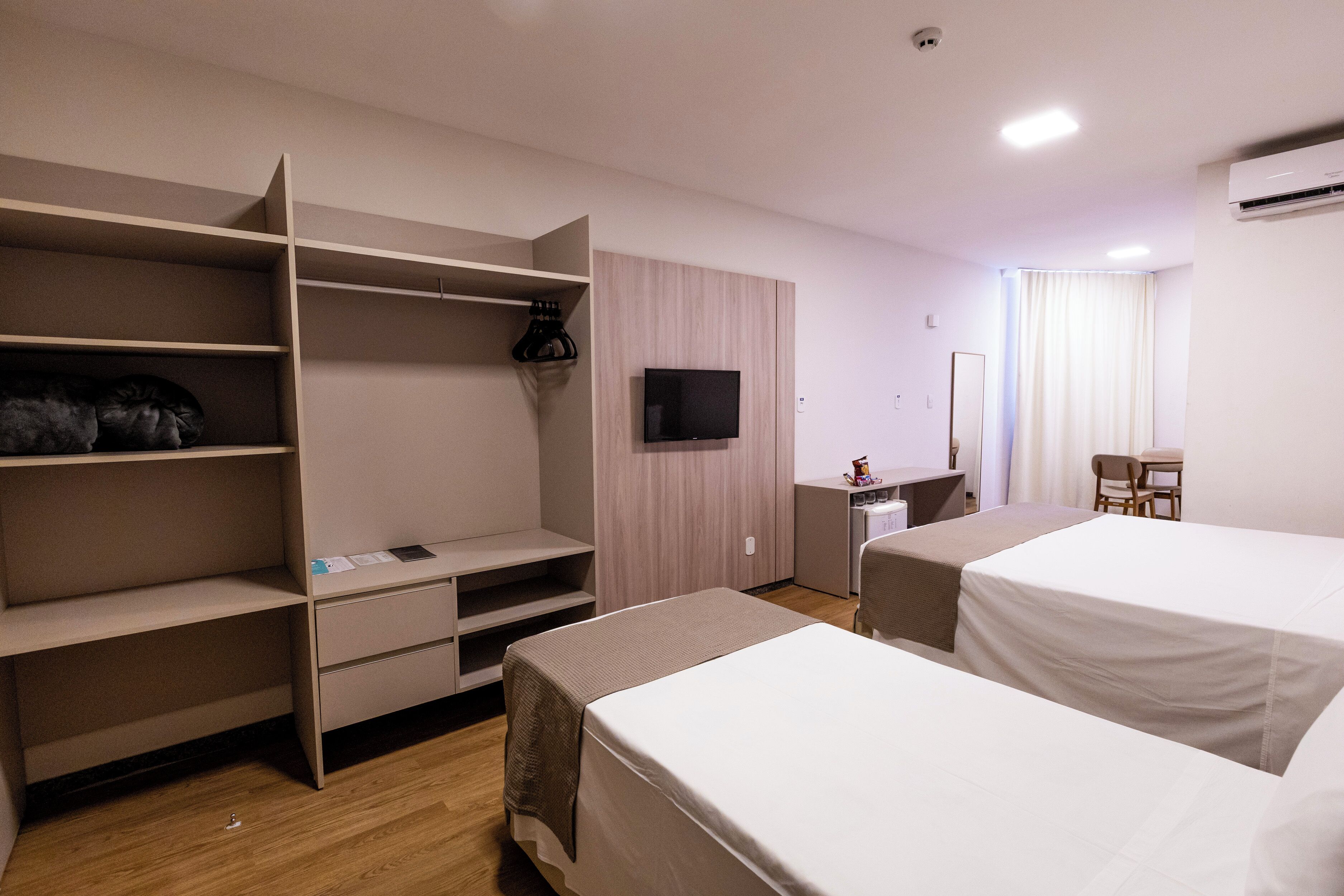 Quarto triplo standard | Quartos à prova de som, Wi-Fi de cortesia, roupa de cama