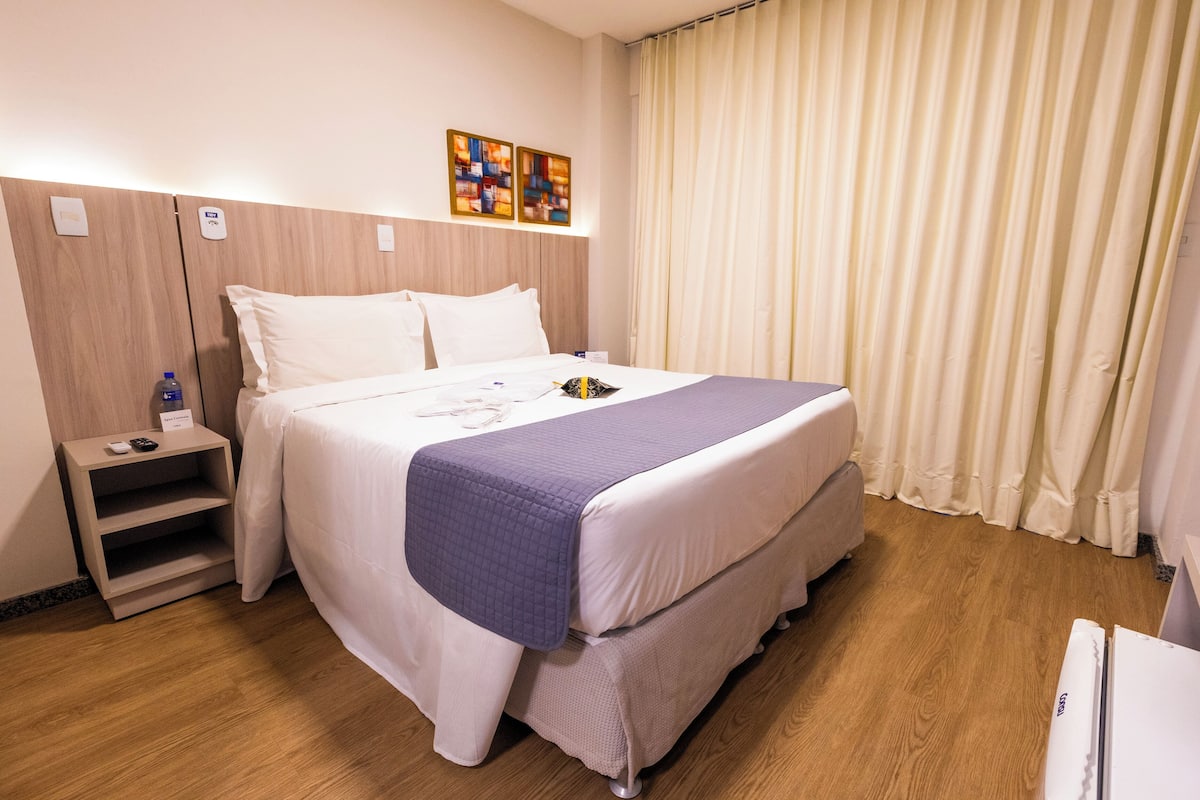 Premium Suite | Soundproofing, WiFi (free), bed sheets