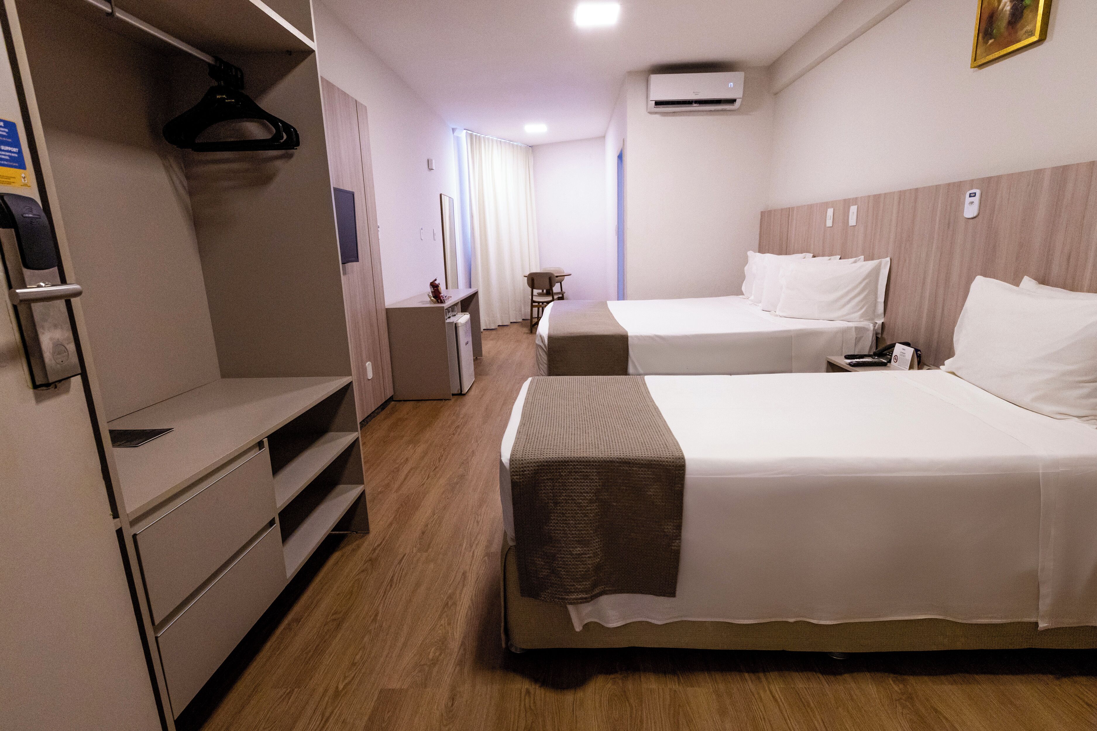 Quarto triplo standard | Quartos à prova de som, Wi-Fi de cortesia, roupa de cama