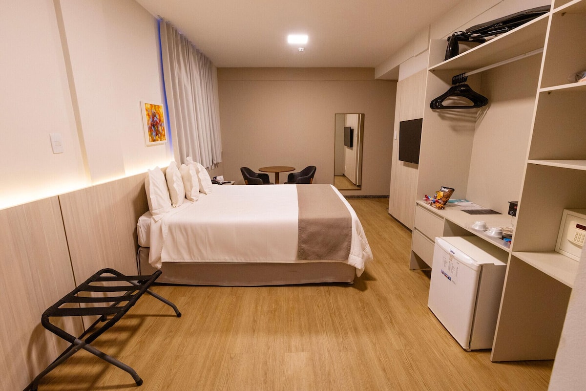 Soundproofing, free WiFi, bed sheets