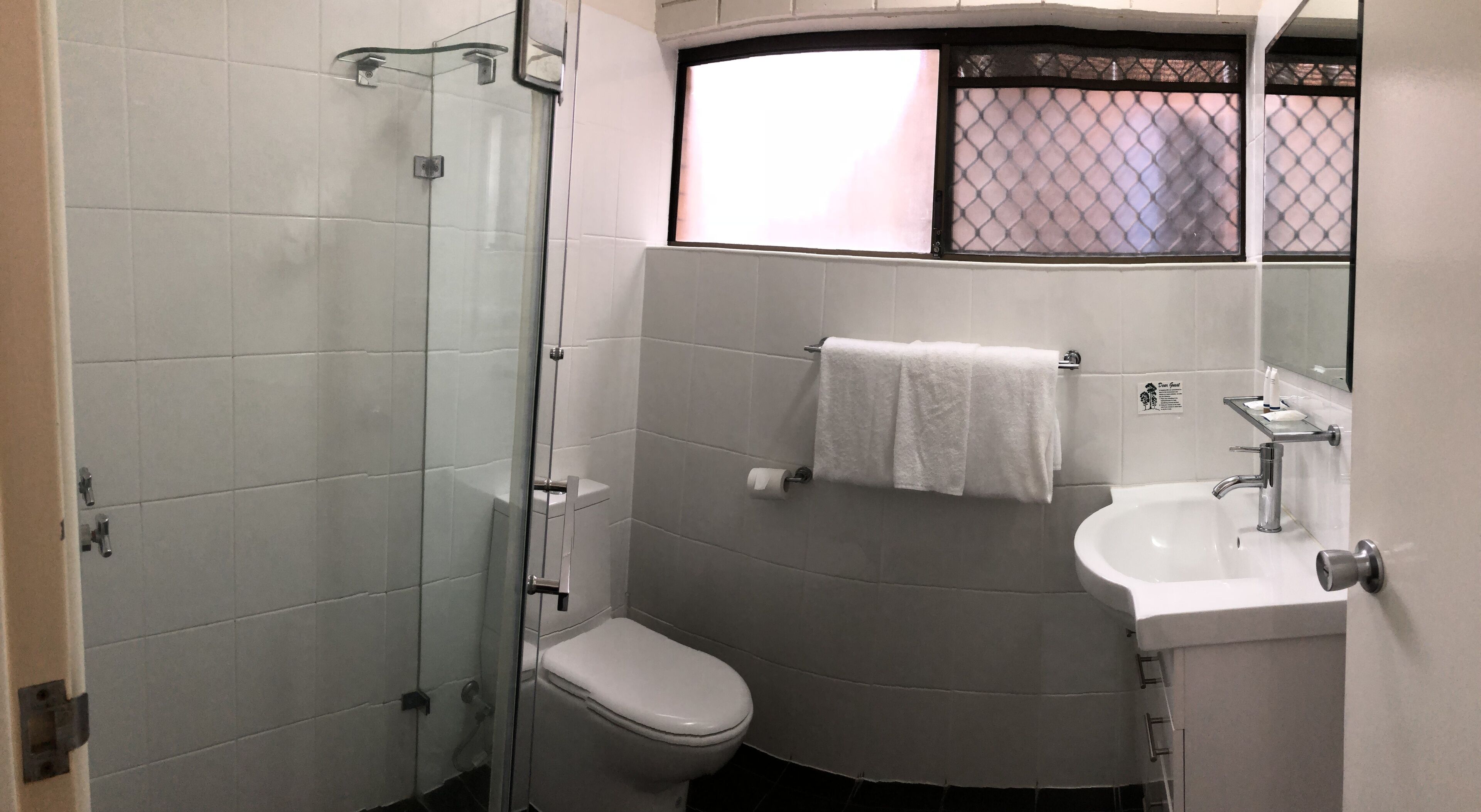 shower, rainfall showerhead, free toiletries, hair dryer