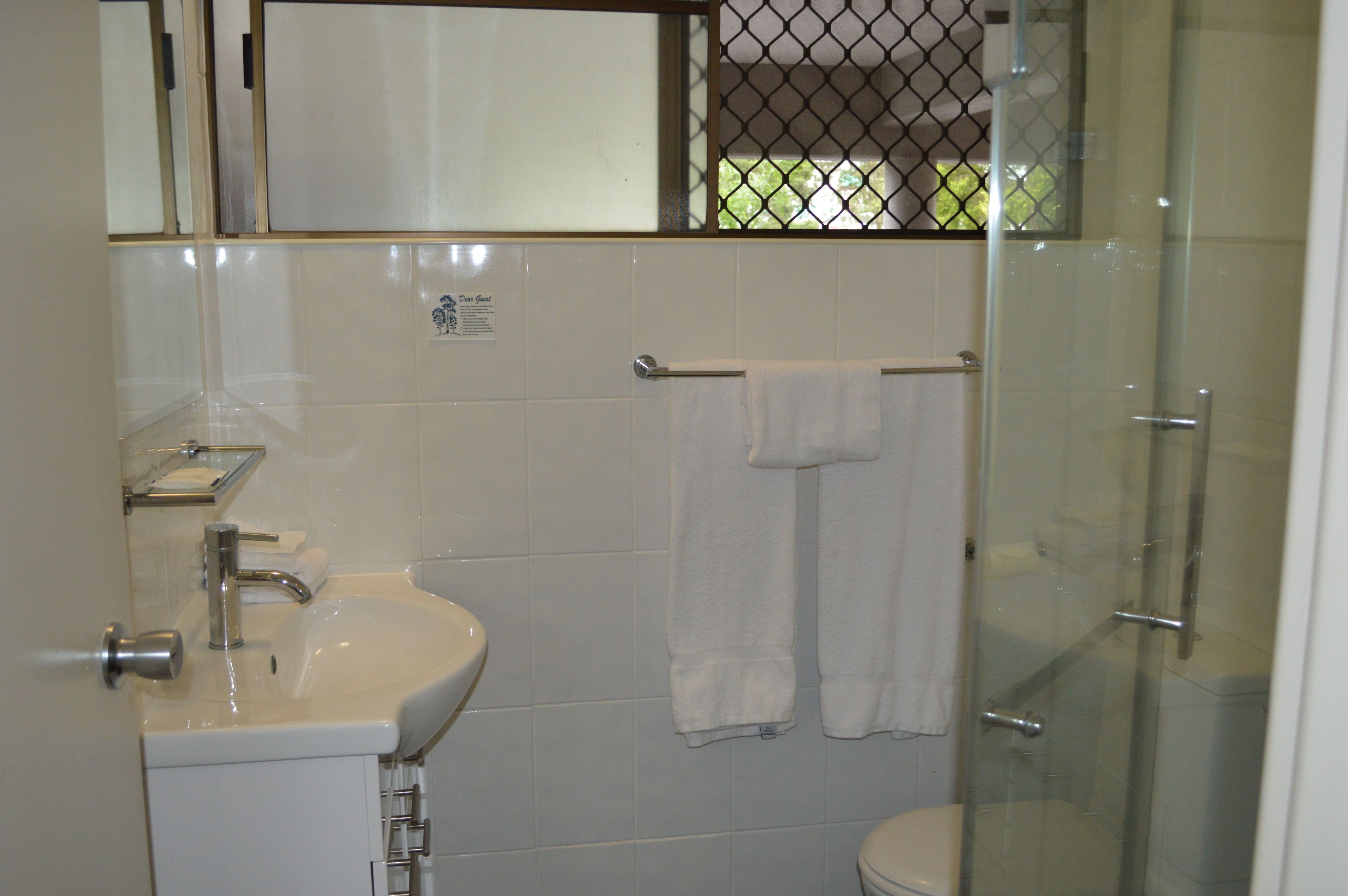 shower, rainfall showerhead, free toiletries, hair dryer