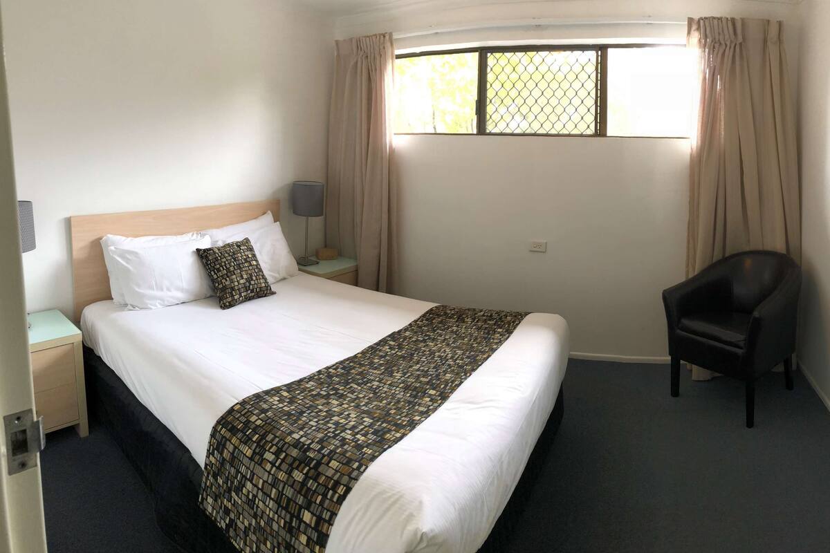 Superior Apartment, 1 Queen Bed, Non Smoking, Kitchenette (Separate Living Room) | Minibar, in-room safe, desk, blackout drapes