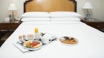 1 bedroom, premium bedding, down comforters, pillowtop beds