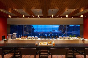2 bars/lounges, pub - Hyderabad Marriott Hotel & Convention Centre (Hyderabad)