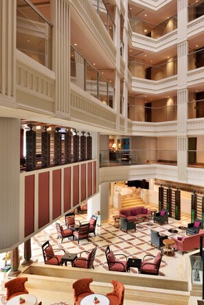 2 bars/lounges, pub - Hyderabad Marriott Hotel & Convention Centre (Hyderabad)