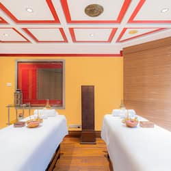 Een stoombad, lichaamsbehandelingen, aromatherapie