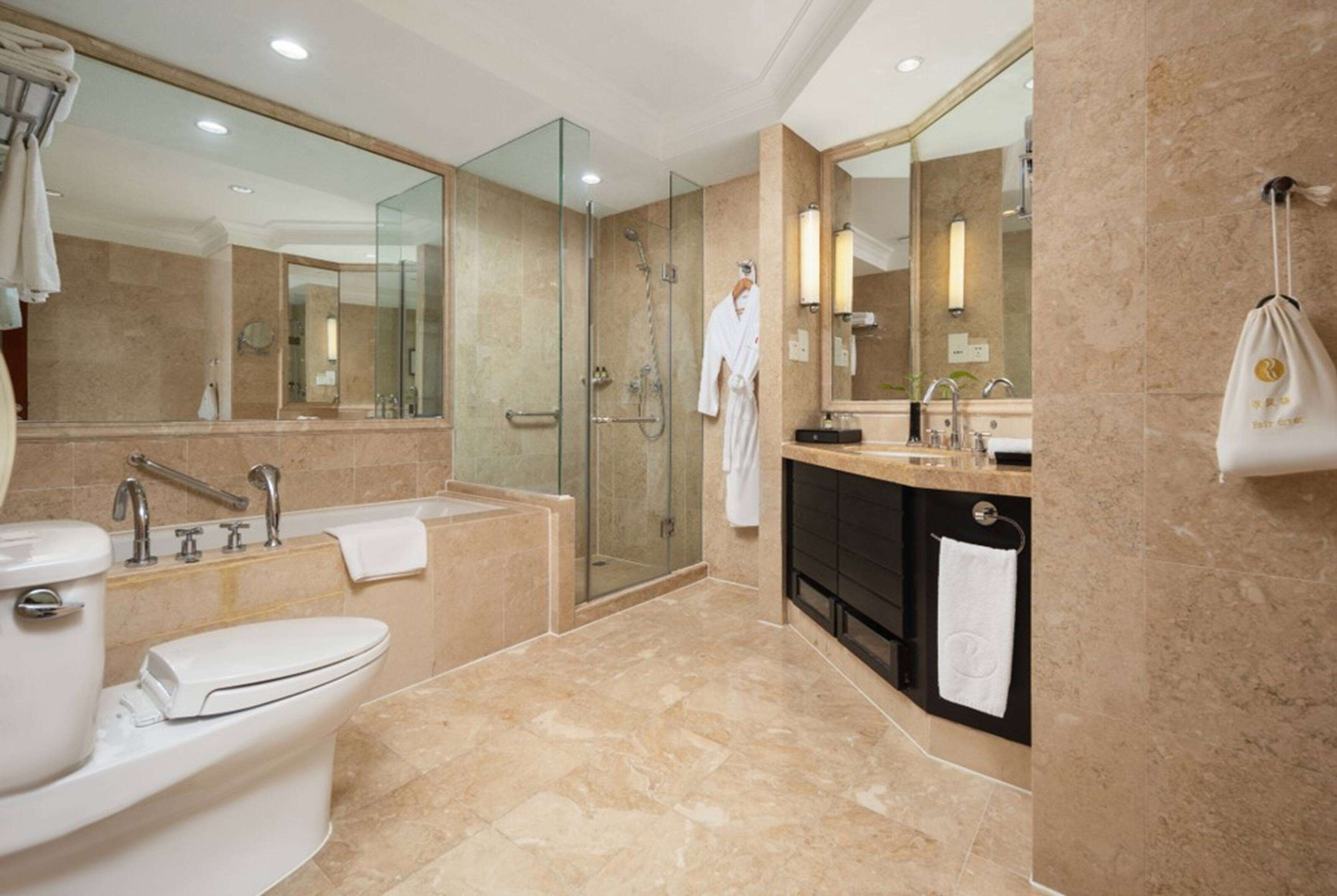 combined shower/bathtub, free toiletries, hair dryer, towels