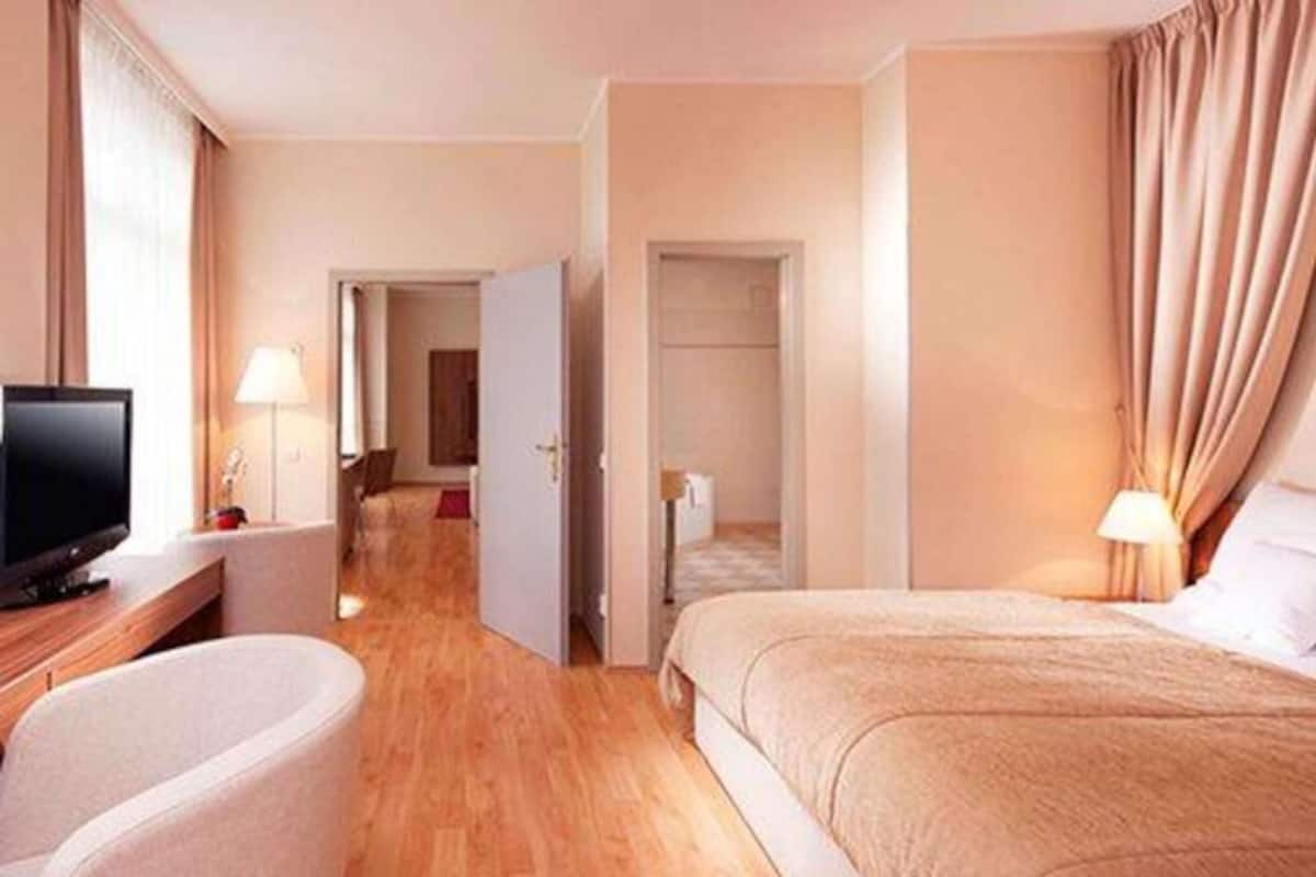 Minibar, in-room safe, desk, blackout curtains