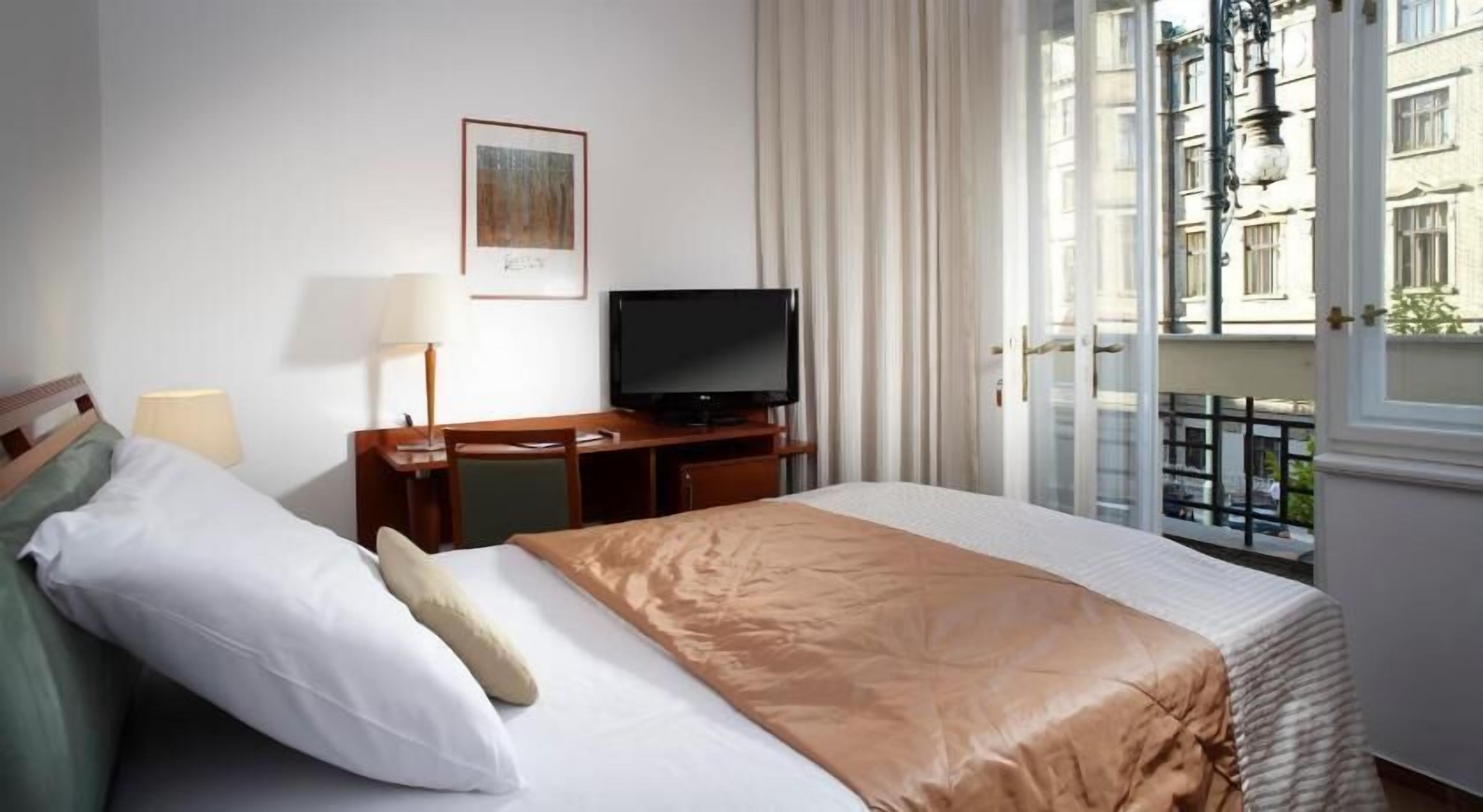 Minibar, in-room safe, desk, blackout curtains