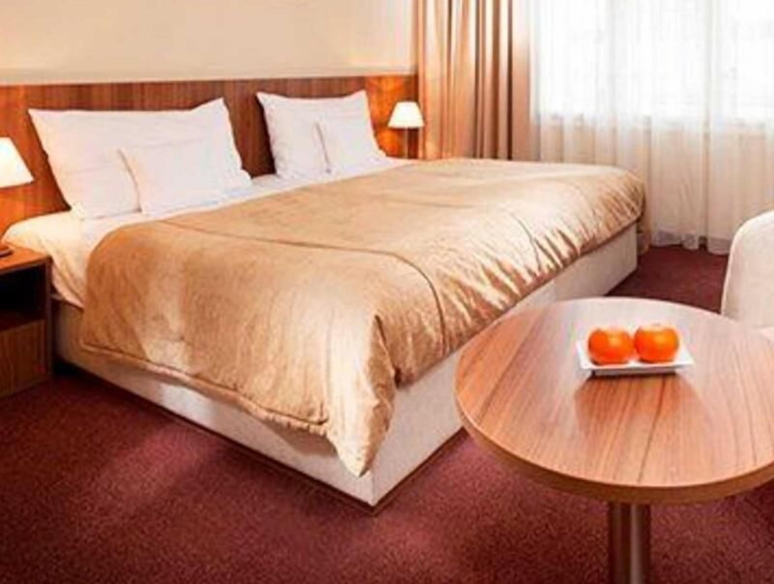 Minibar, in-room safe, desk, blackout curtains