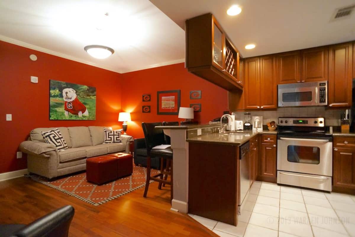 1 bedroom, individually decorated, individually furnished