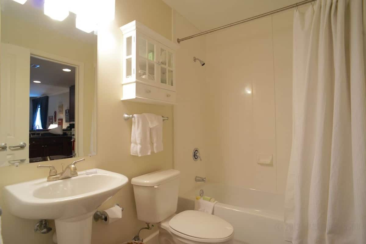 1 bedroom, individually decorated, individually furnished