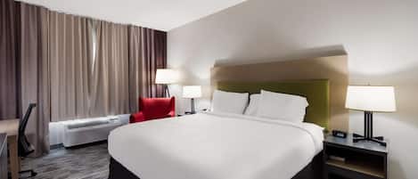 Zimmer, 1 King-Bett, barrierefrei, Nichtraucher | Hochwertige Bettwaren, Daunenbettdecken, Schreibtisch