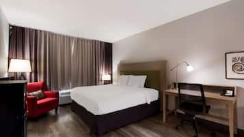 Quarto, 1 cama King, acessível, para não fumantes | Roupas de cama premium, edredons de pluma, escrivaninha