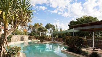 3 outdoor pools, open 6:00 AM to 8:00 PM, pool loungers