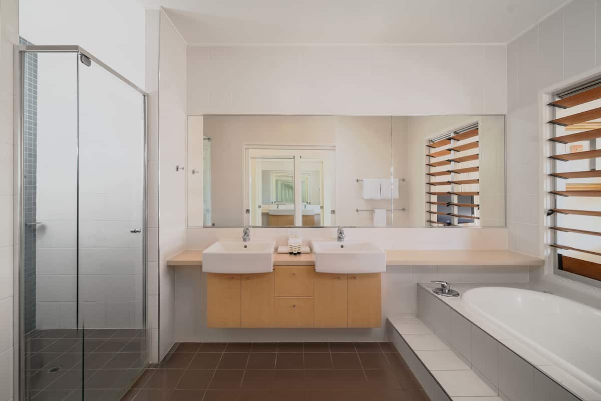 3 bedrooms, individually decorated, individually furnished