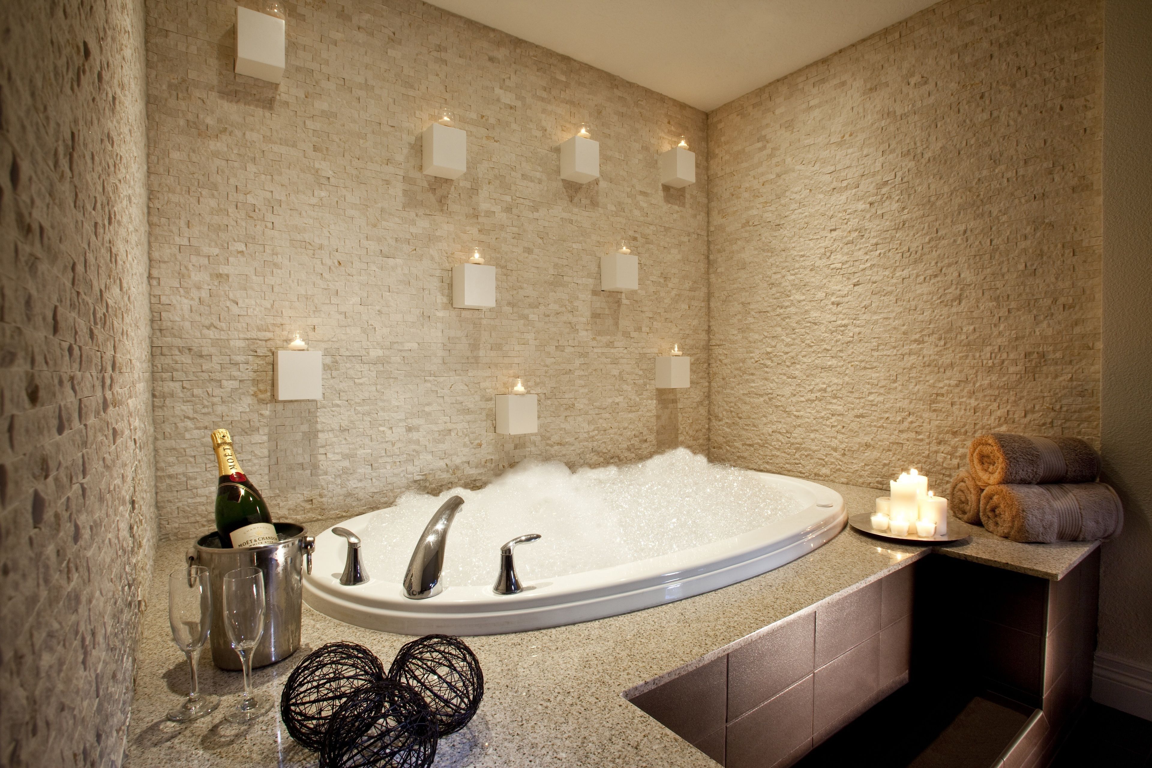 enclave king spa suite | deep-soaking bathtub