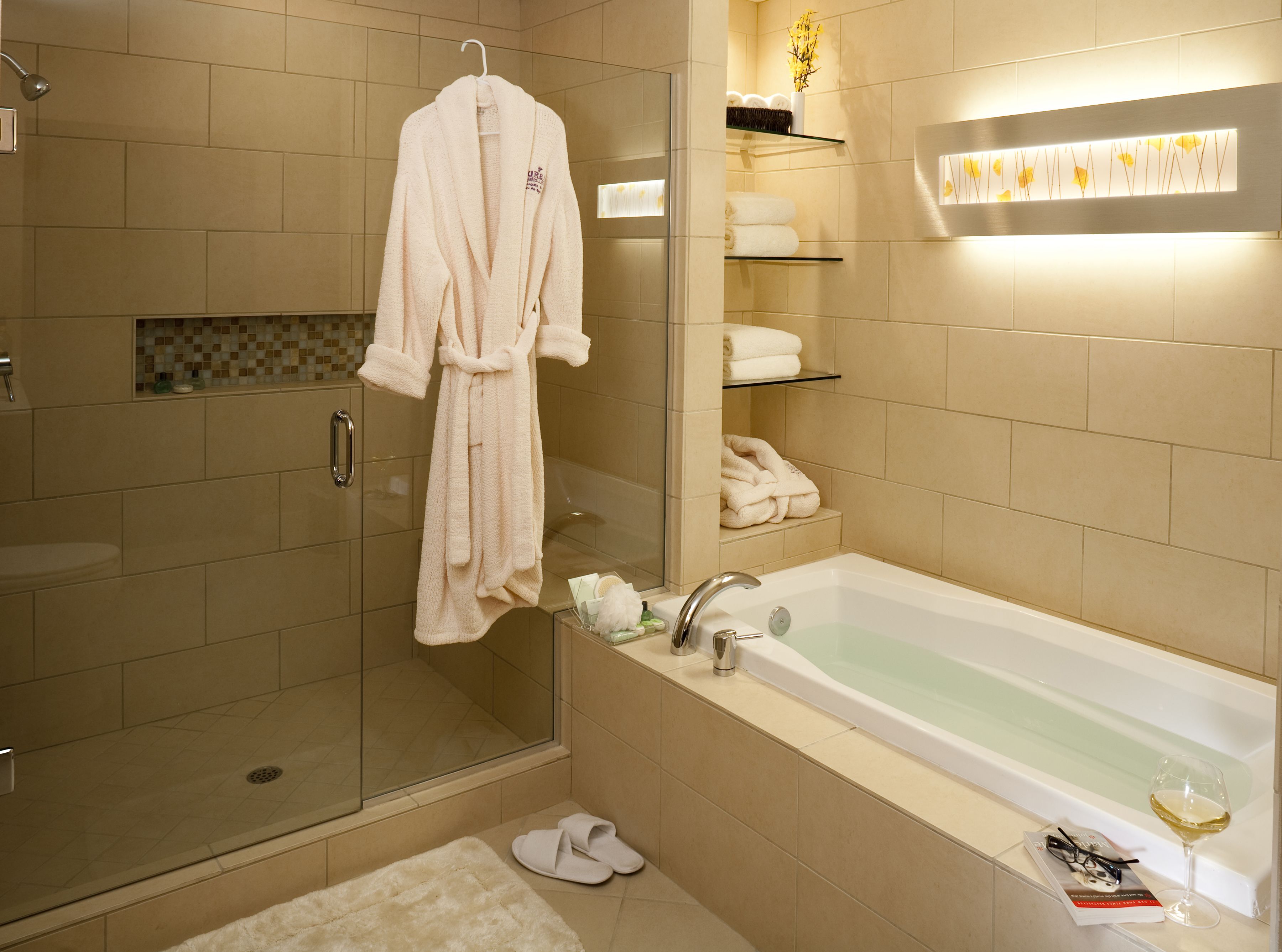 double eagle suite | bathroom | shower, free toiletries, hair dryer, towels