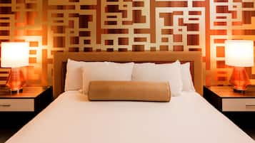 Resort Opulence King | Blackout drapes, free cribs/infant beds, rollaway beds, free WiFi