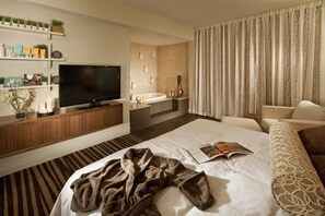 Enclave King Spa Suite | ผ้าม่านกันแสง, เปล/เตียงเด็กอ่อน (ฟรี), เตียงเสริม/เปล, Wi-Fi ฟรี