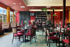 Daily cooked-to-order breakfast for a fee - DoubleTree by Hilton Napa Valley - American Canyon (American Canyon)