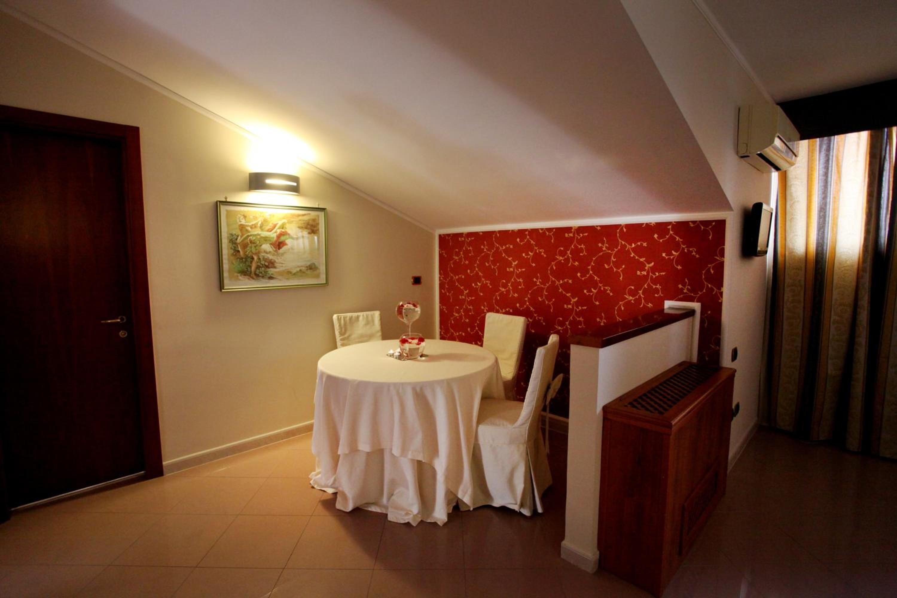 breakfast, lunch, dinner served; italian cuisine, pool views