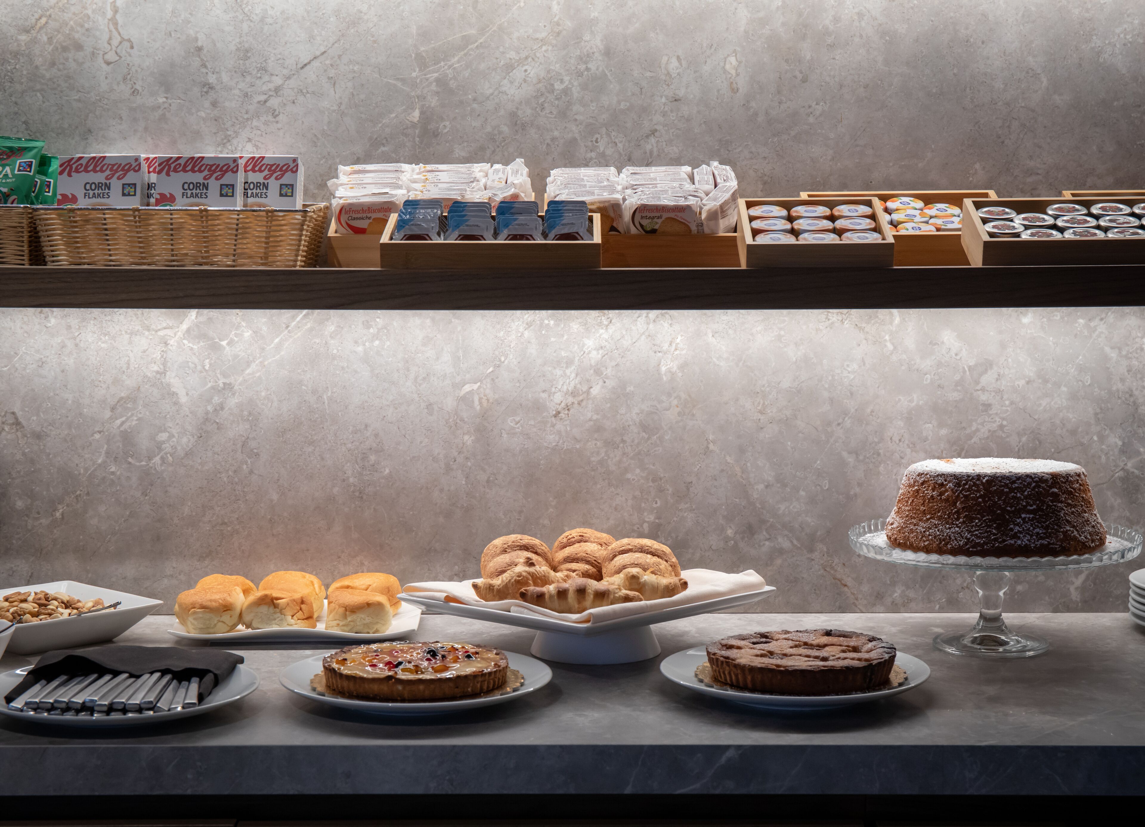 free daily continental breakfast