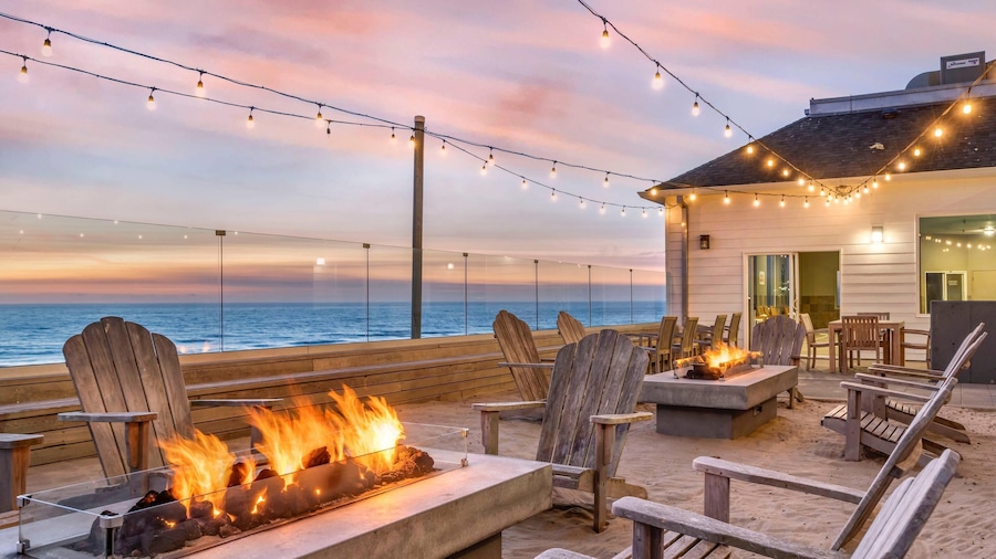 Elizabeth Oceanfront Suites, an Ascend Collection Hotel