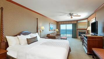 Suite, 1 queensize bed met slaapbank, toegankelijk voor mindervaliden, niet-roken | Een bureau, een laptopwerkplek, een strijkplank/strijkijzer, gratis wifi