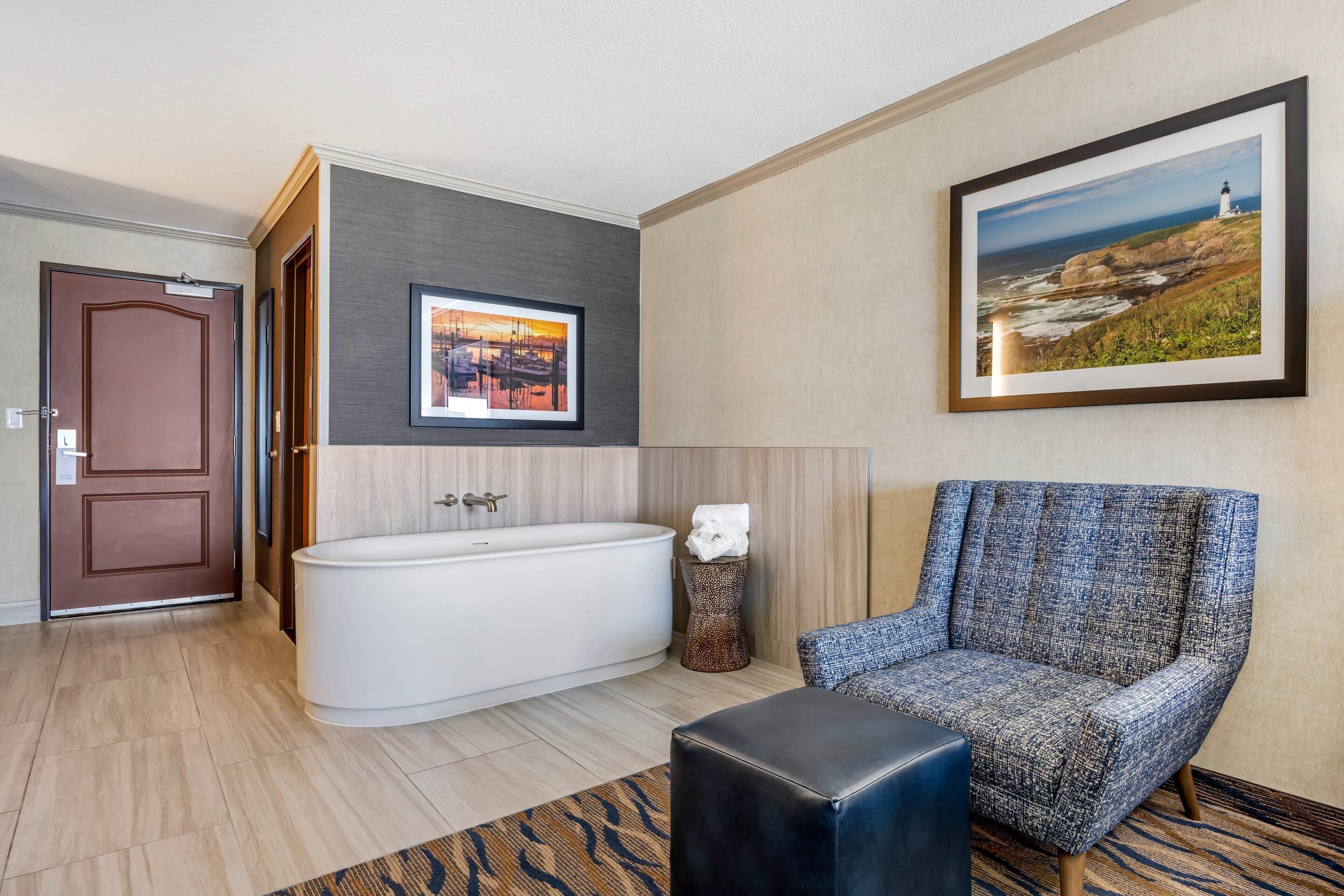 Suite, 1 King Bed, Non Smoking, Hot Tub  (No Pets)