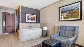 Suite, 1 King Bed, Non Smoking, Hot Tub (No Pets)