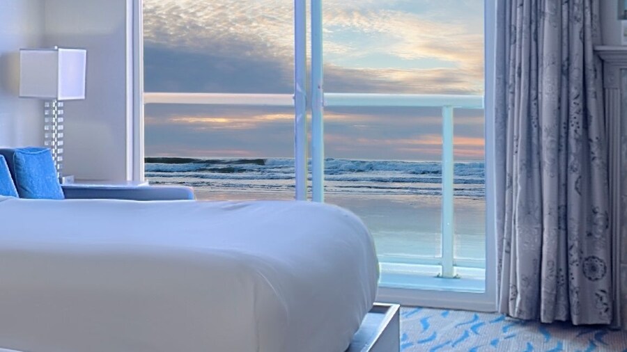 Elizabeth Oceanfront Suites, an Ascend Collection Hotel
