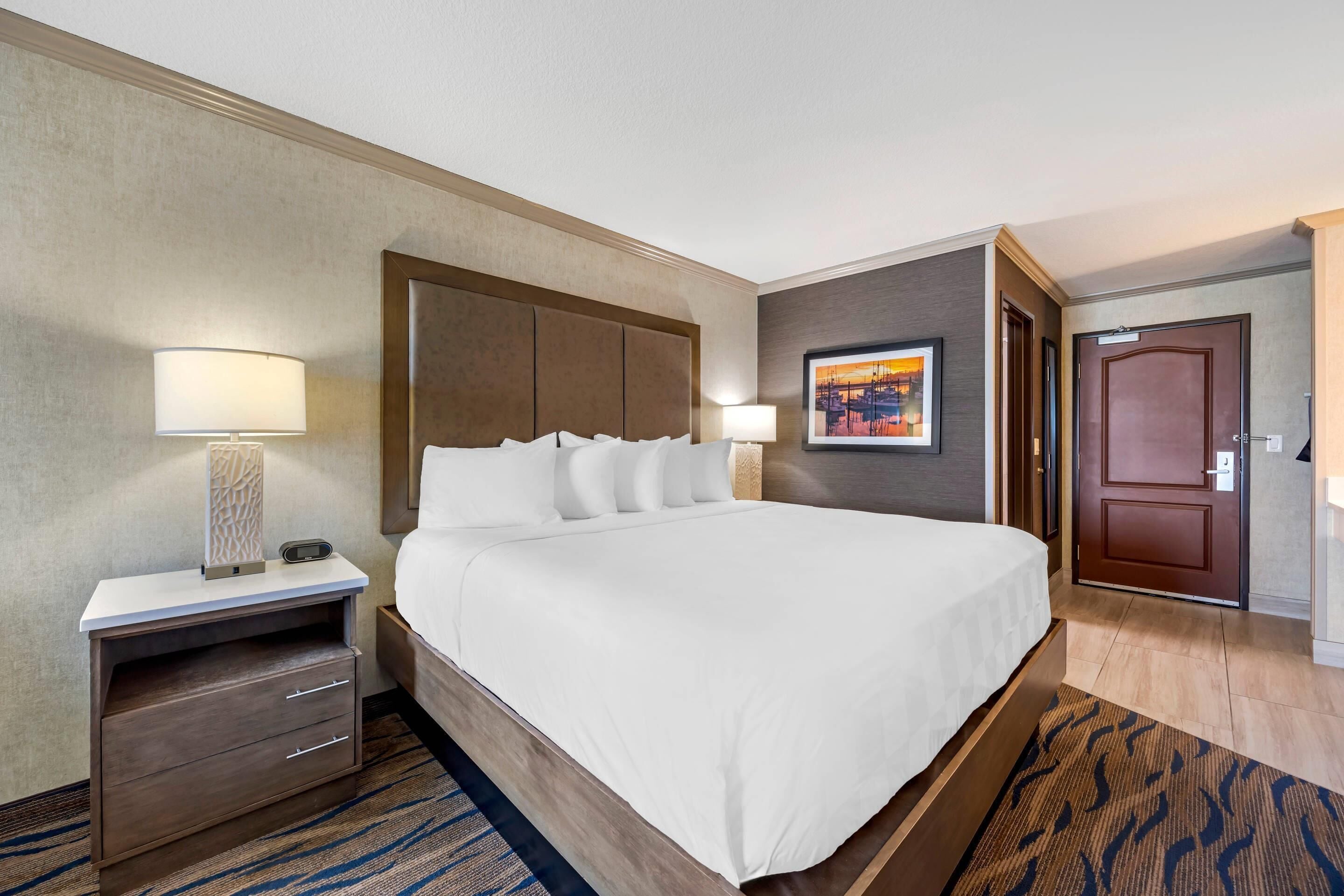 Bureau, espace de travail pour ordinateur portable