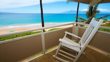 3 outdoor pools, pool cabanas (surcharge), pool umbrellas