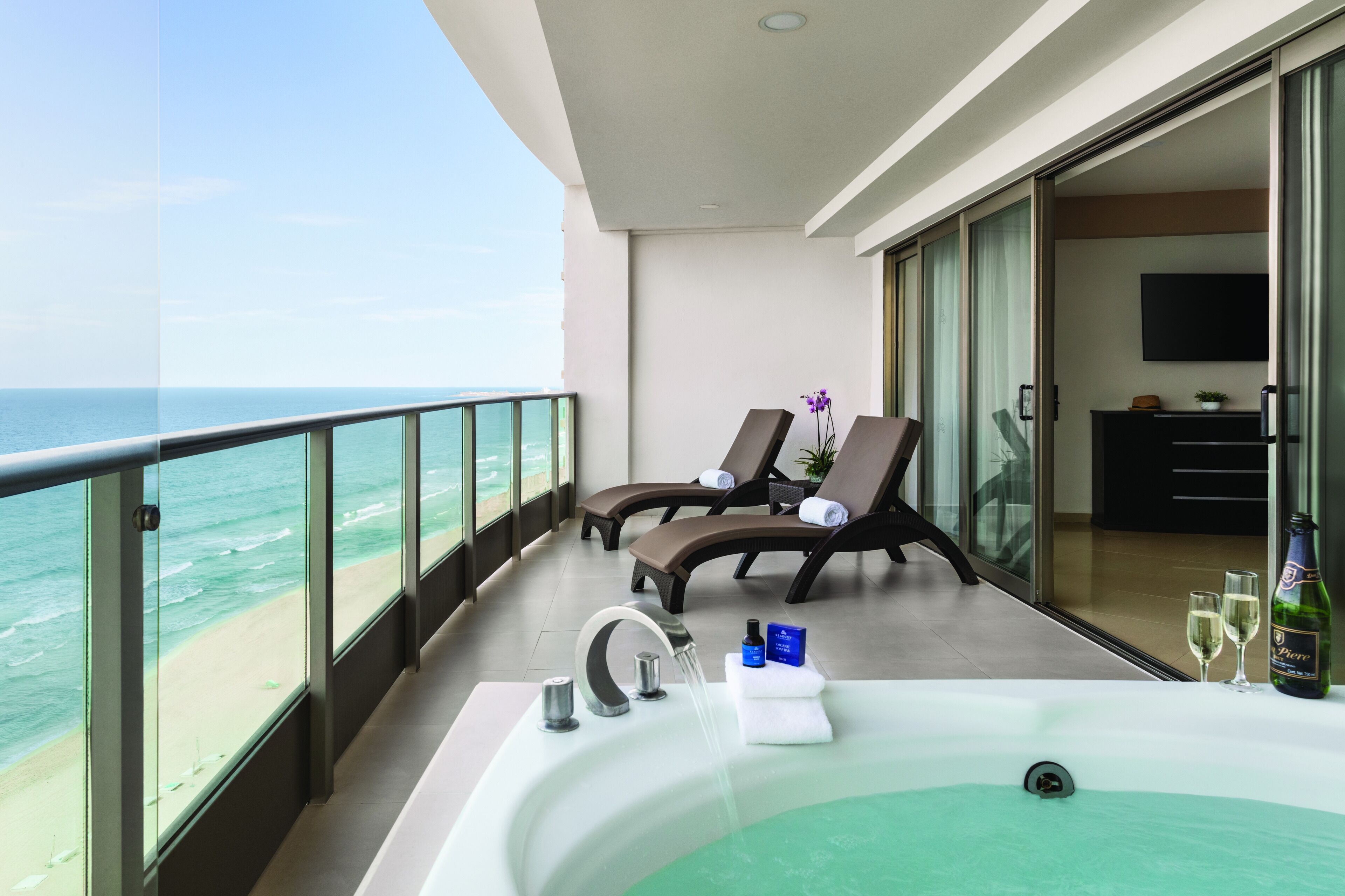 Vista para praia/oceano