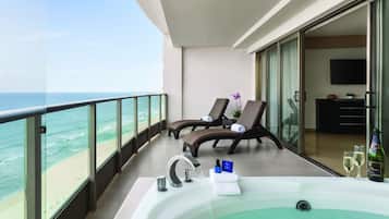 Vista para praia/oceano