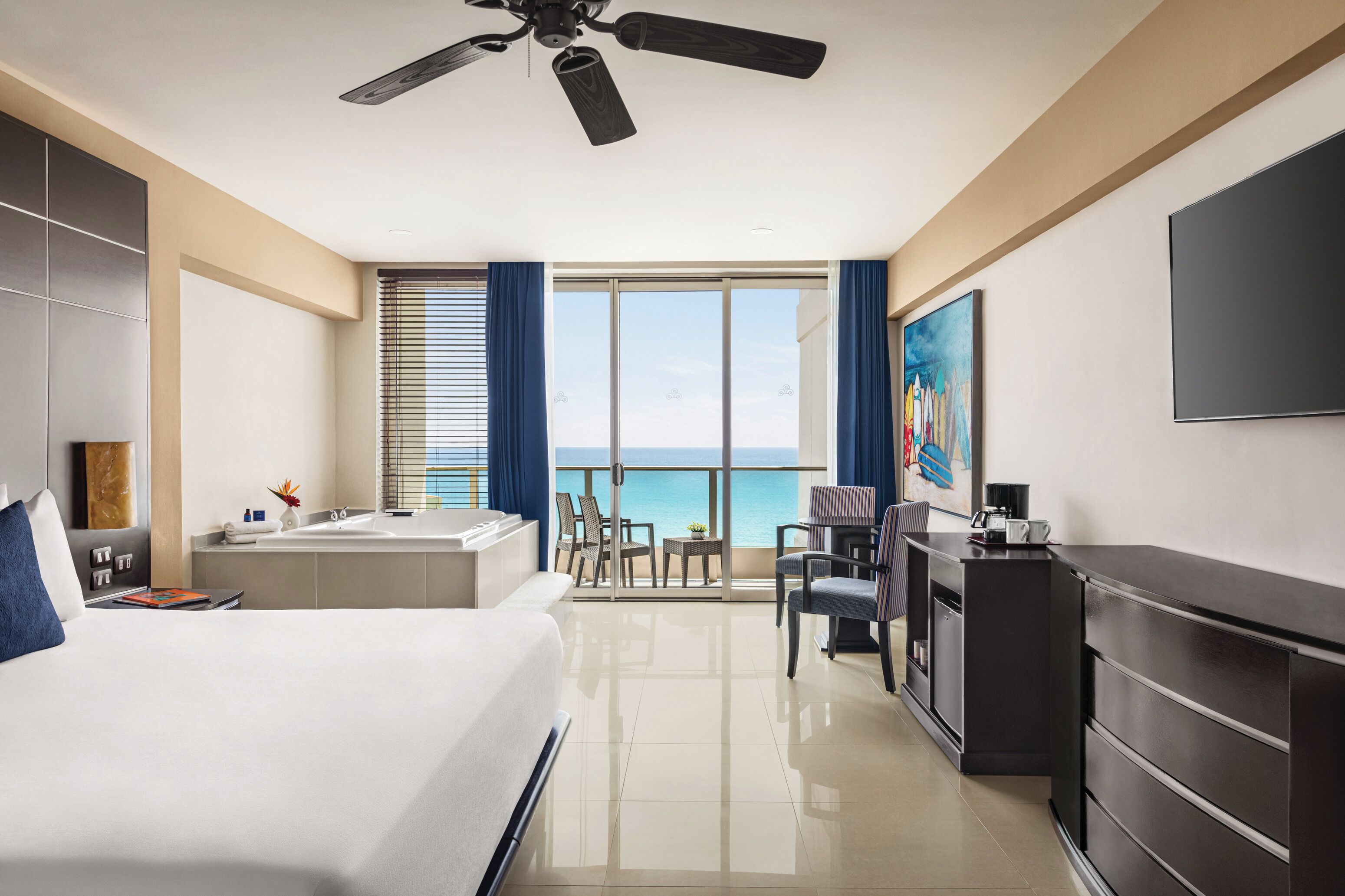 Articles gratuits dans le mini-bar, coffres-forts dans les chambres