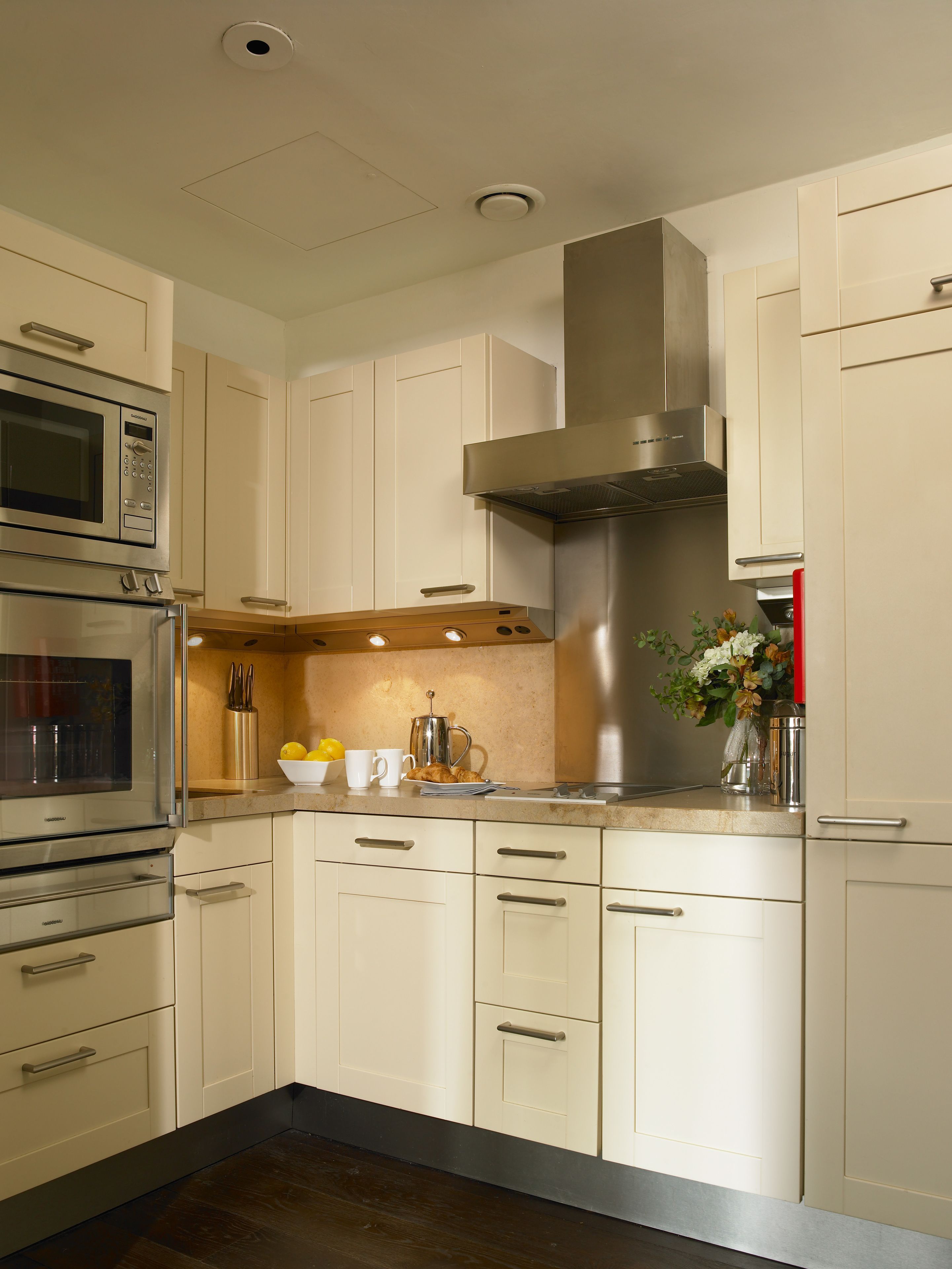 coffee/tea maker, high chair