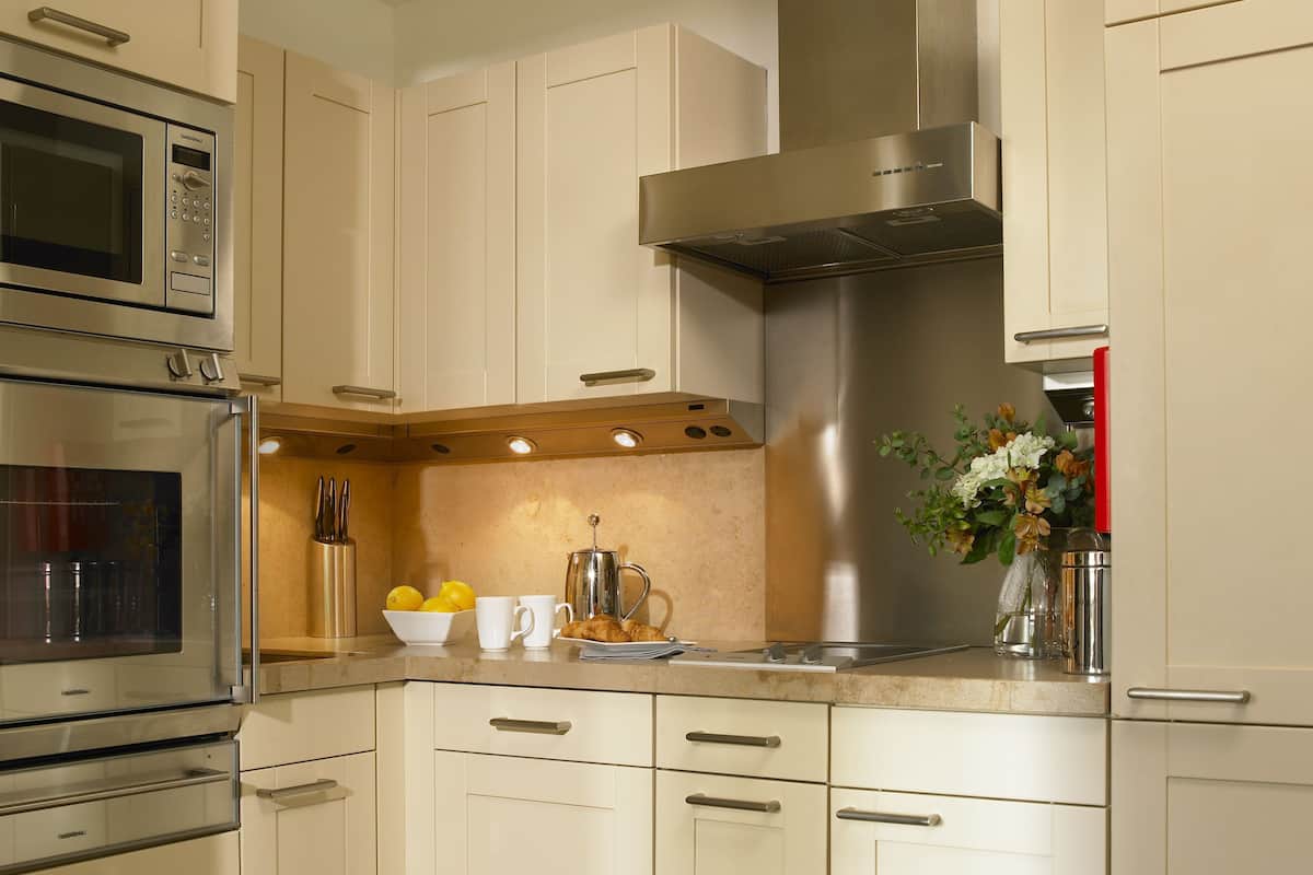 coffee/tea maker, high chair