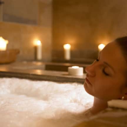 Indoor spa tub