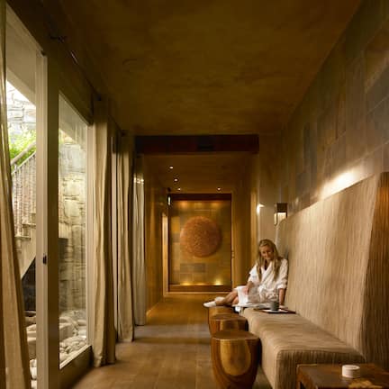 Couples treatment rooms, sauna, hot tub, steam room, body treatments