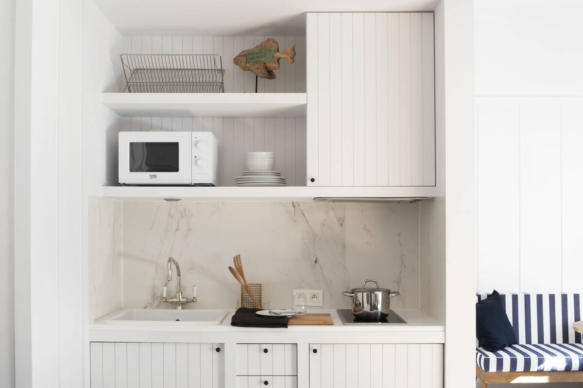 fridge, microwave, stovetop, electric kettle