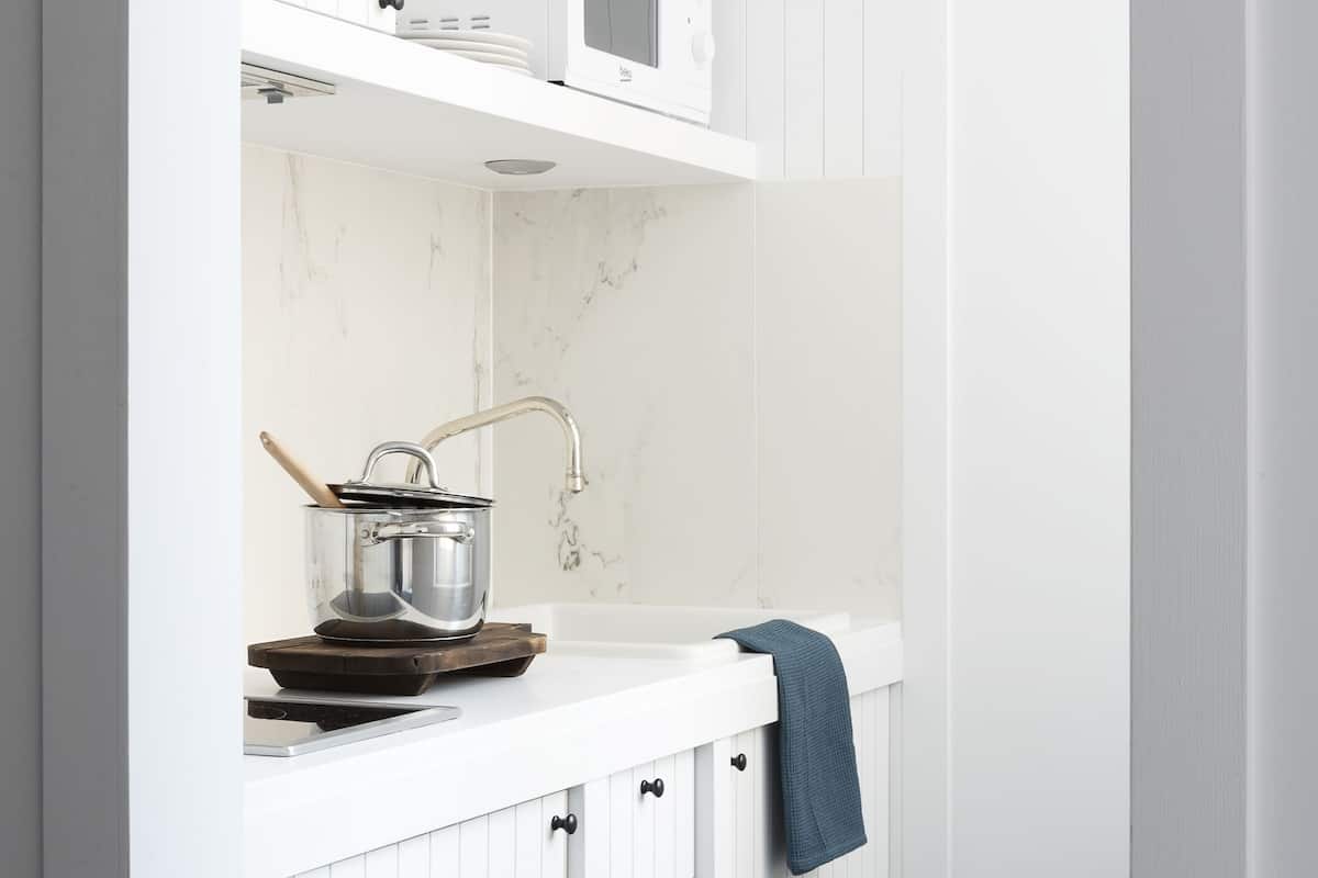 standard studio | soundproofing, free wifi, bed sheets