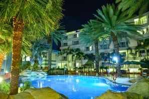 6 outdoor pools, pool umbrellas, pool loungers - Club Hotel Eilat (Eilat)