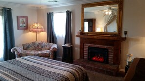 Sequoia | Individually decorated, free WiFi, bed sheets - The Parks Inn Bed and Breakfast (Lemon Cove)