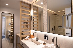 Designer toiletries, hair dryer, bathrobes, slippers - Hotel Royal Riviera (Saint-Jean-Cap-Ferrat)