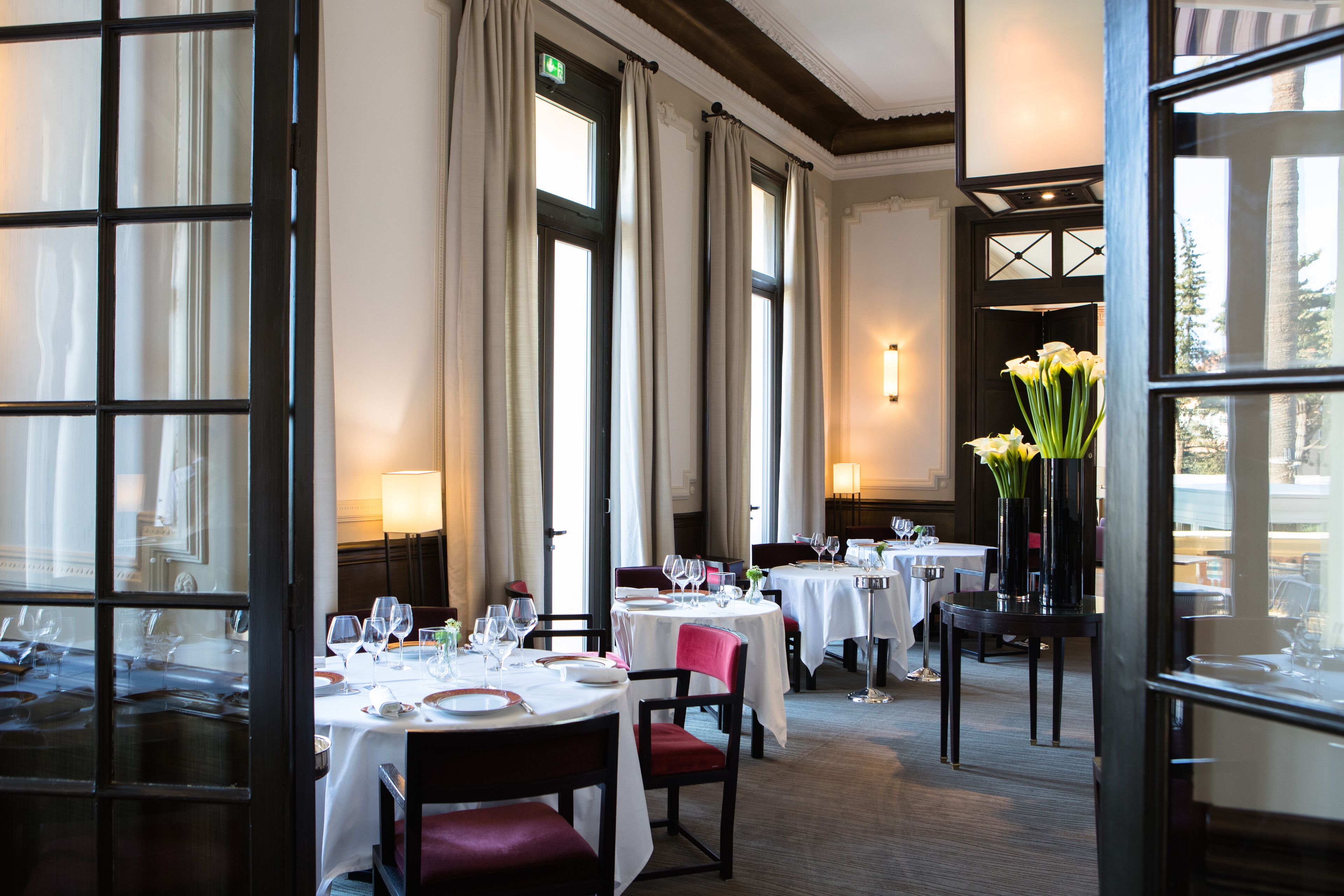 2 restaurants, lunch, dinner, brunch served; french cuisine